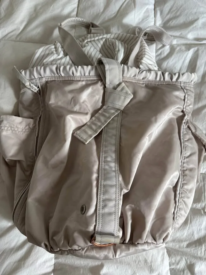 Lululemon Yoga / Gym Bag image indicator(9)