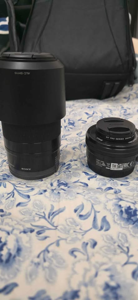 Sony a6400 + 2 lenses + accessories - photo 2