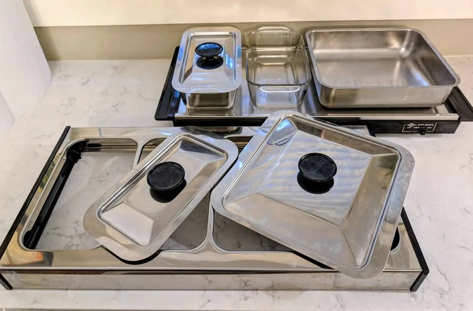 WEST BEND ELECTRIC BUFFET SERVER II PYREX AND STAINLESS STEEL image indicator(4)