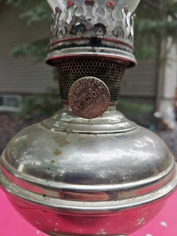 Antique Aladdin Oil Lamp No.6 1915-16 image indicator(2)