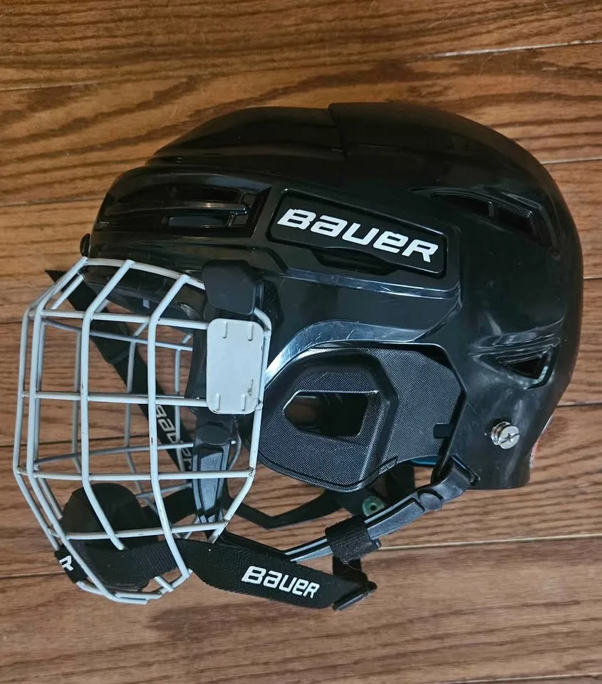 Bauer Prodigy Youth Hockey Helmet size 6"-6&5/8" image indicator(2)