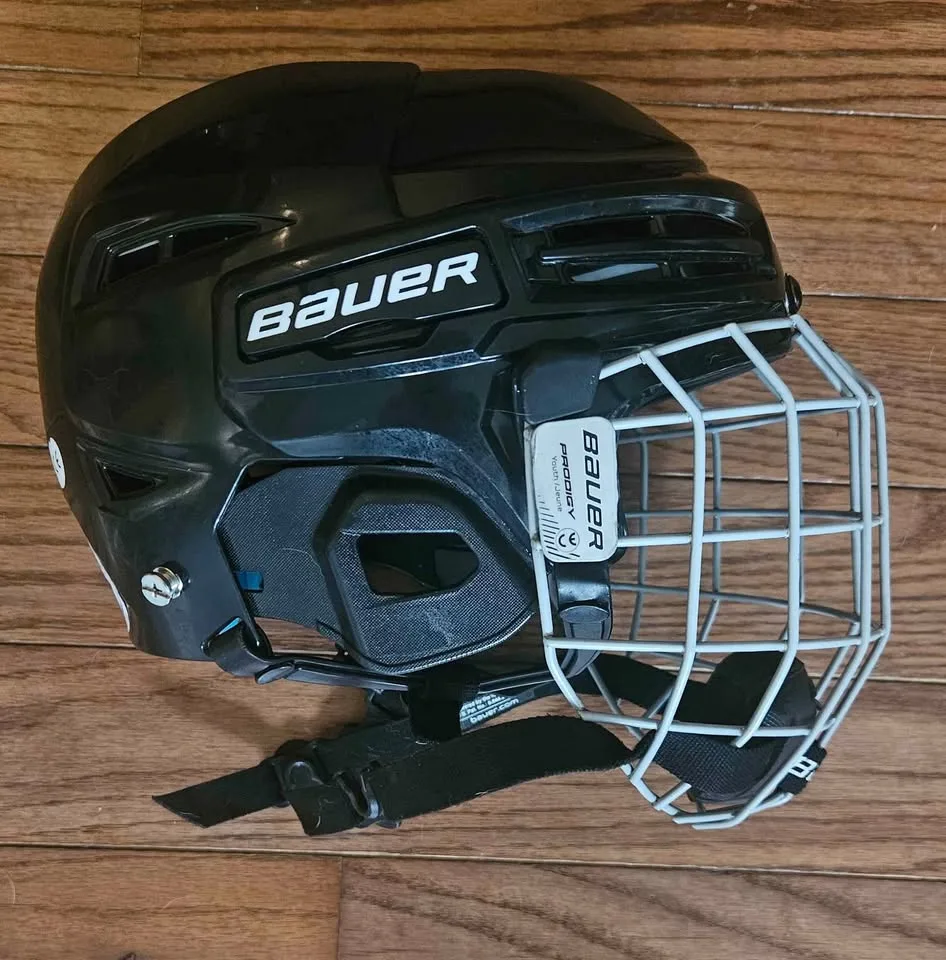 Bauer Prodigy Youth Hockey Helmet size 6"-6&5/8" image indicator(3)