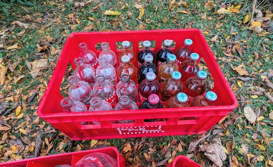 Vintage 'The Pop Shoppe®' Crates & Bottles image indicator(7)