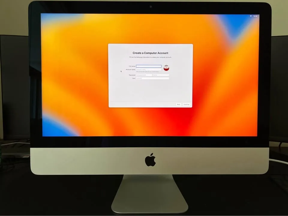 iMac 21.5" 4K Retina - Excellent Condition image indicator(2)