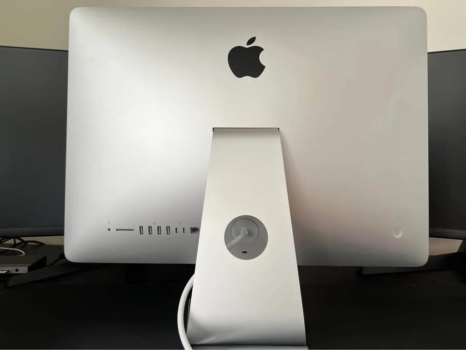 iMac 21.5" 4K Retina - Excellent Condition image indicator(4)