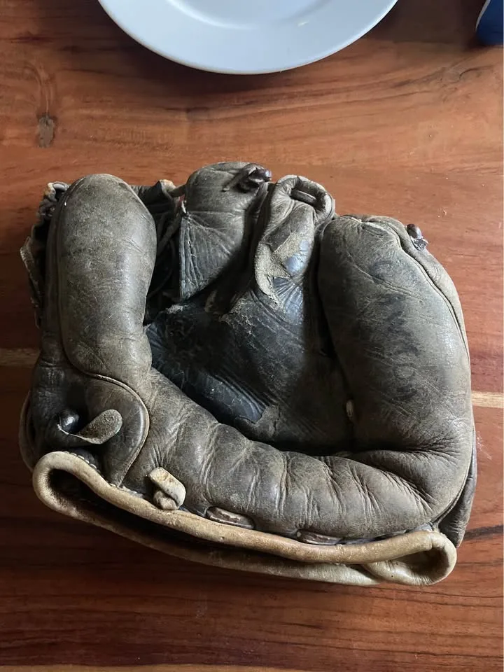 Vintage Cooper Weeks Ltd. baseball glove image indicator(5)