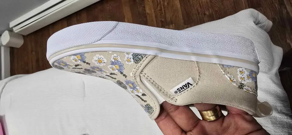 Vans girls nuevos image indicator(4)