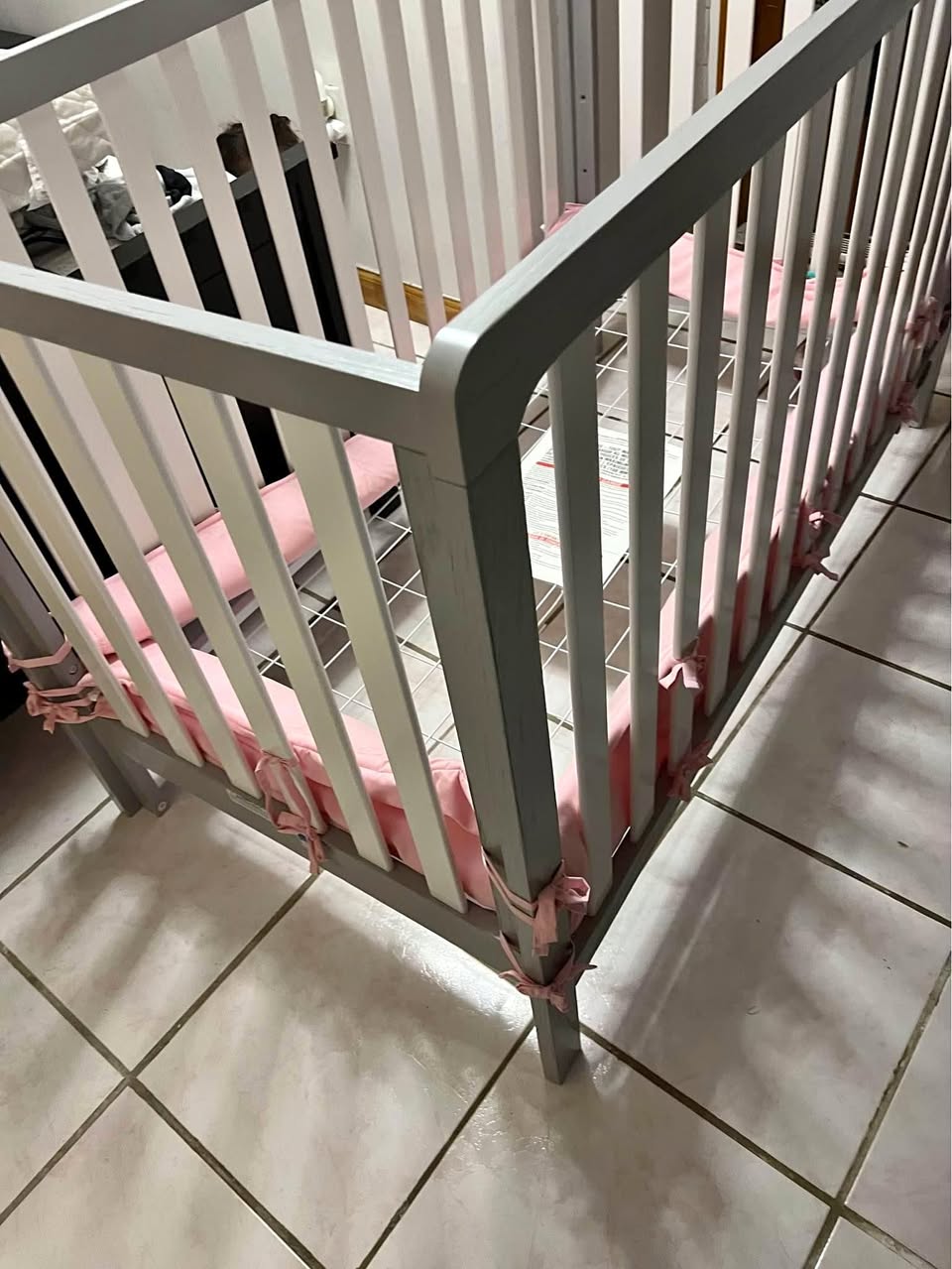 Todler Crib ( Dream on me )