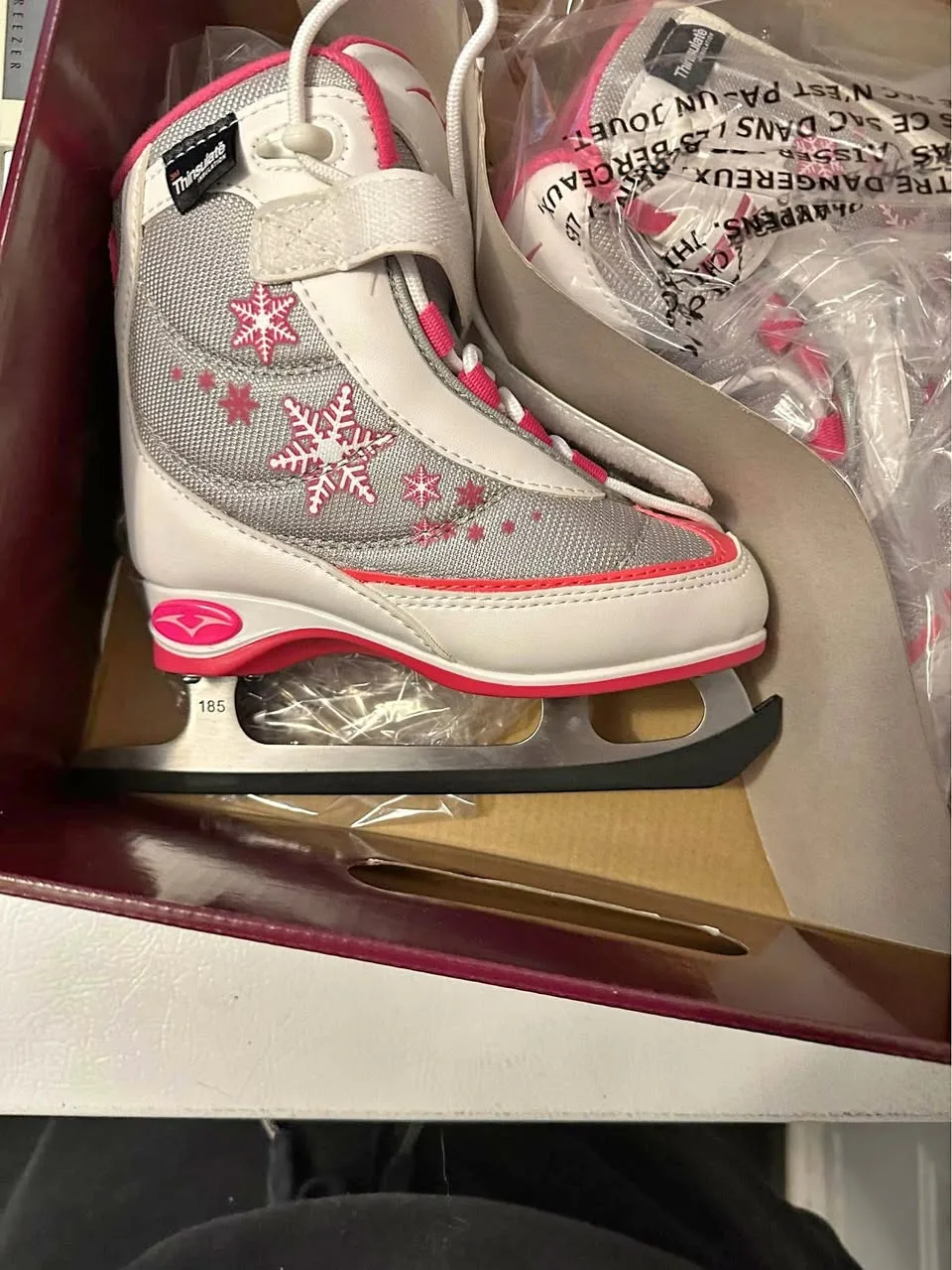 VIC Girl Shimmer Figure Skate thumbnail