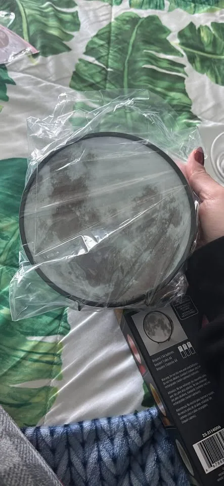 Colour Changing Tabletop/Wall Mountable Moon Light image indicator(3)