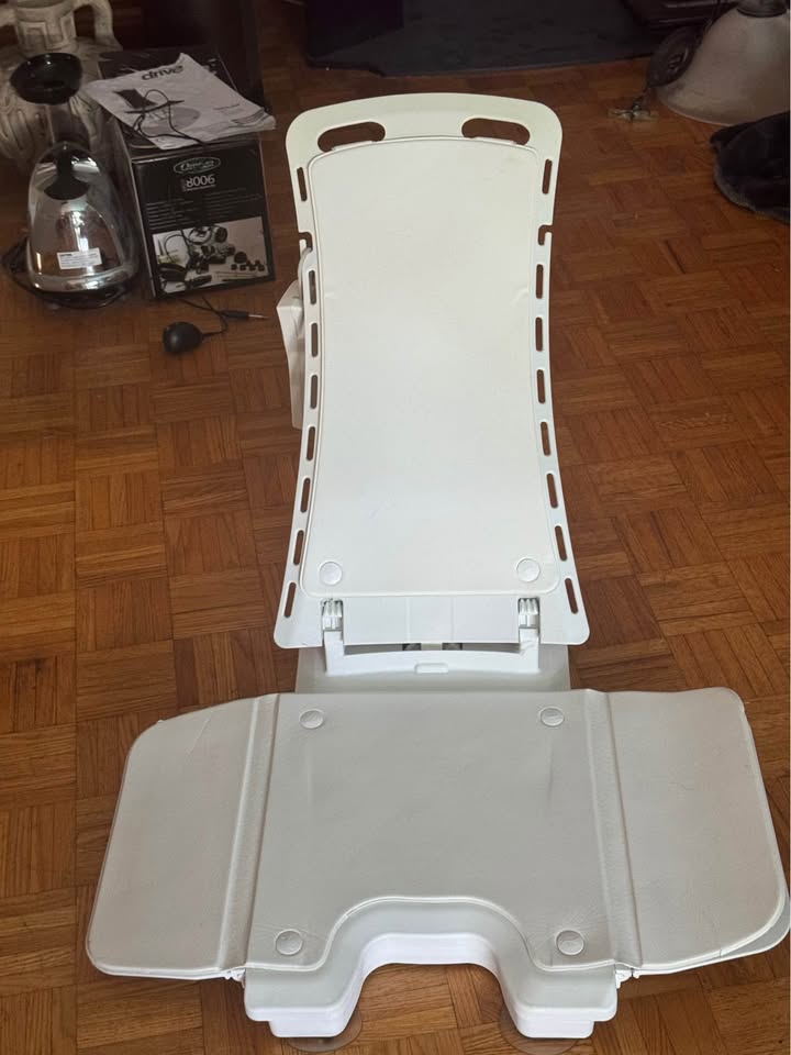 Bathtub Hydraulic Lift Chair - photo 3