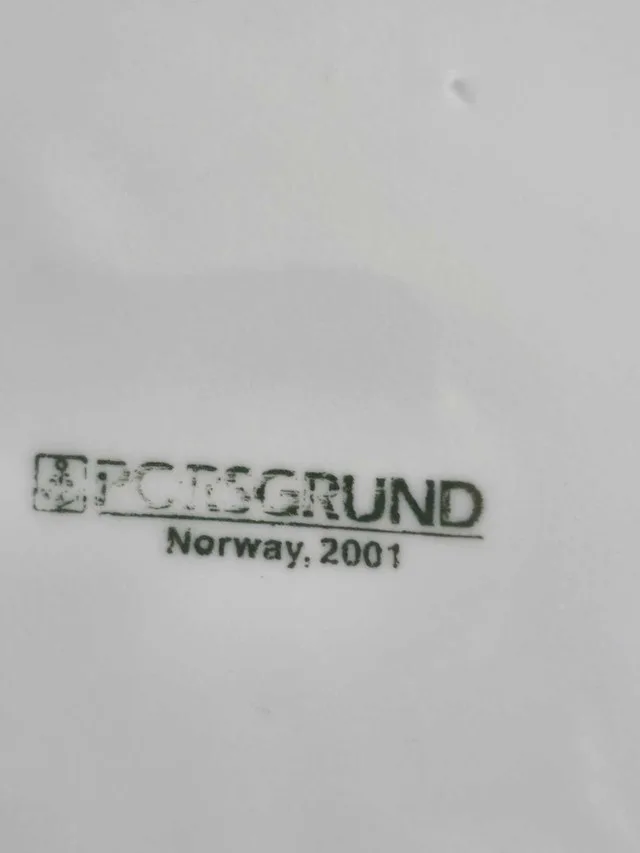 Seven Seas Mariner 2001 Inaugural Season 12" Diam Plate image indicator(4)