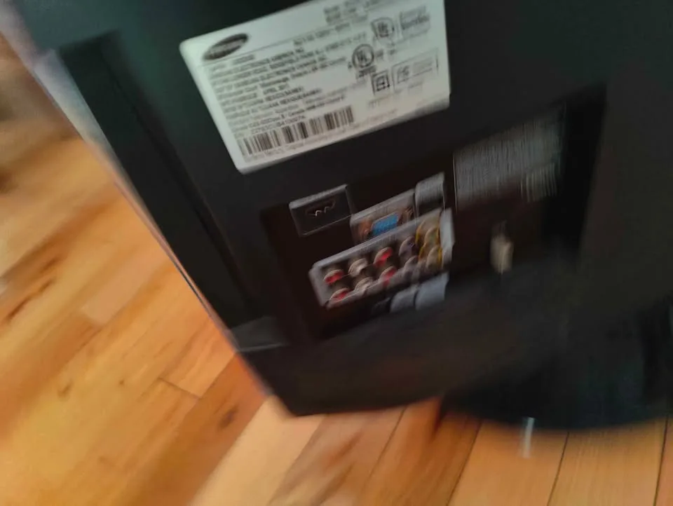 32" Samsung TV image indicator(2)