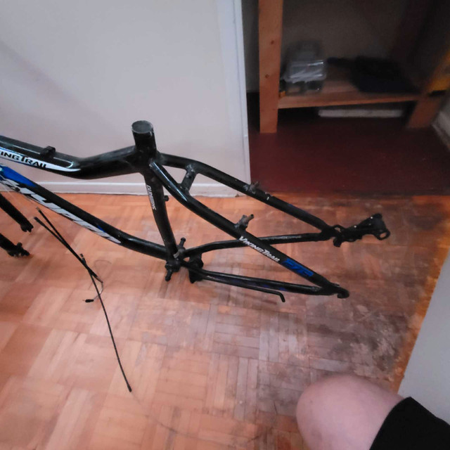 Hyper mountain bicycle frame viking trail (as is) - photo 4