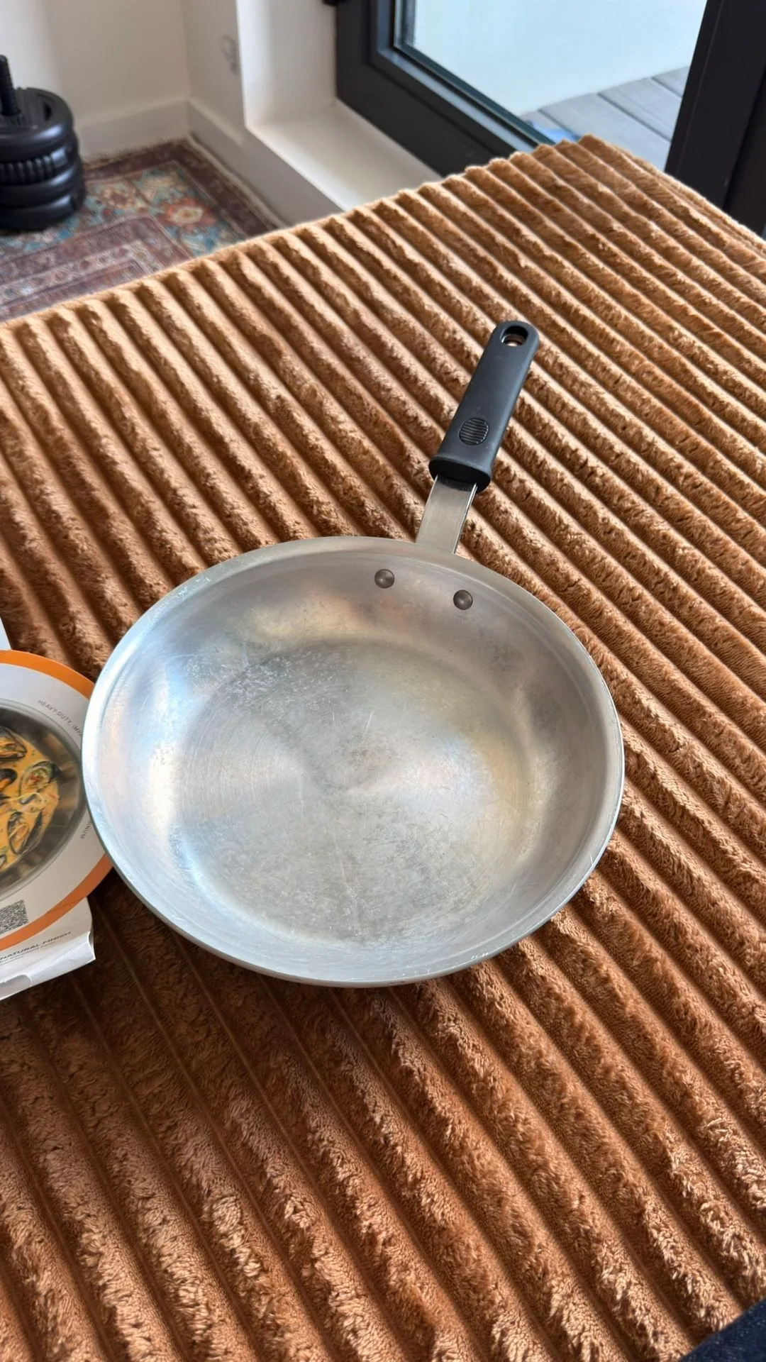 Restaurant-Grade Heavy-Duty Frying Pan – Used Once, Like New image indicator(2)