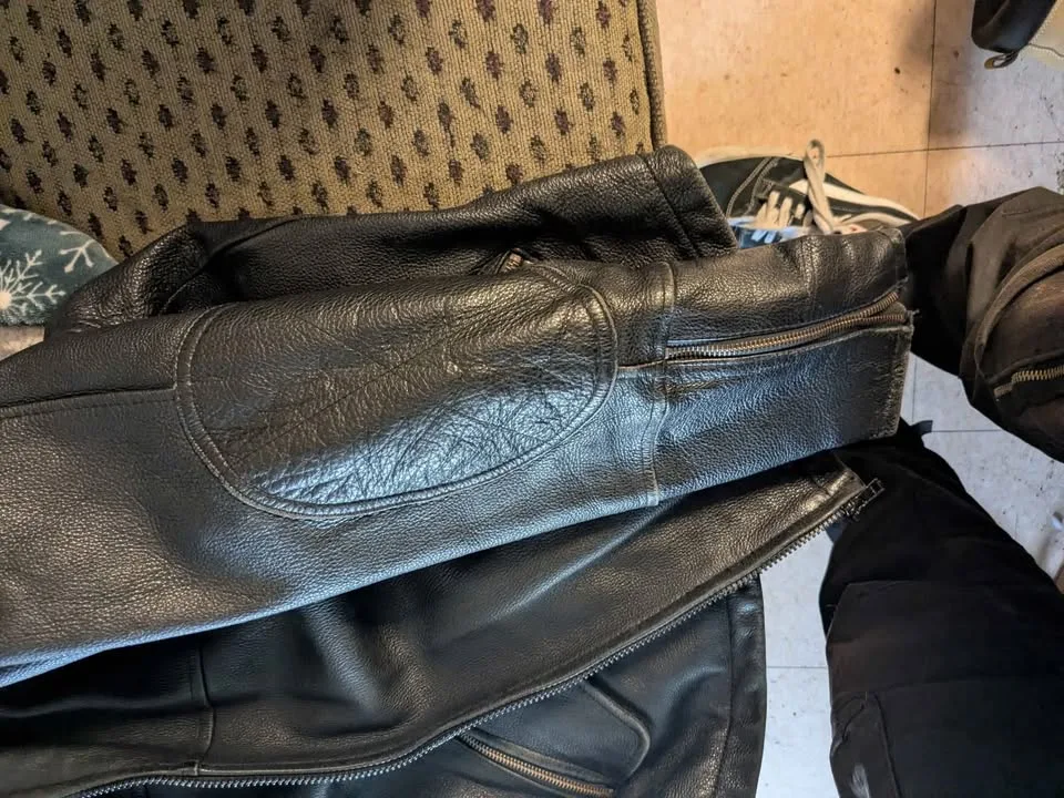 Vintage Bellavia motorcycle leather jacket image indicator(5)