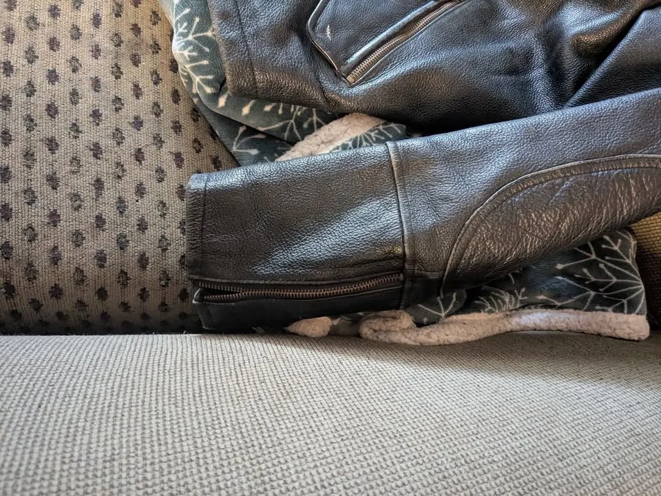 Vintage Bellavia motorcycle leather jacket image indicator(6)