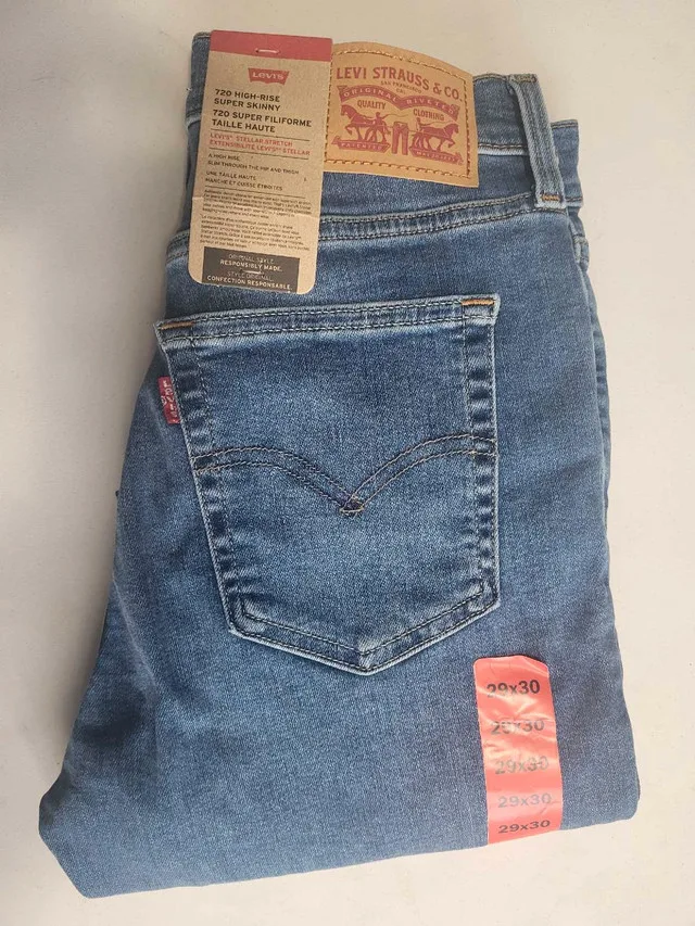 Levi's Women's 720 High-Rise Super Skinny Jeans, Size 29" x 30"