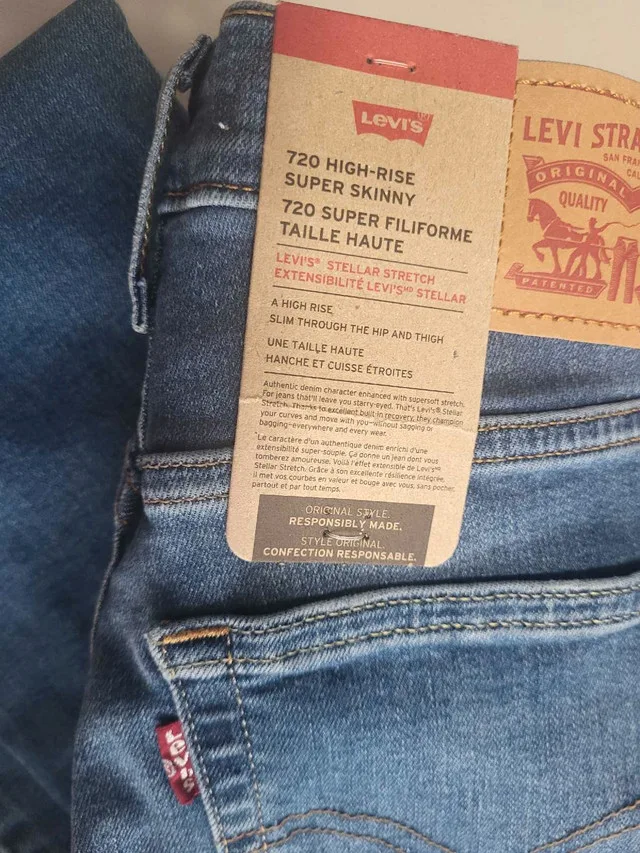 Levi's Women's 720 High-Rise Super Skinny Jeans, Size 29" x 30" image indicator(2)