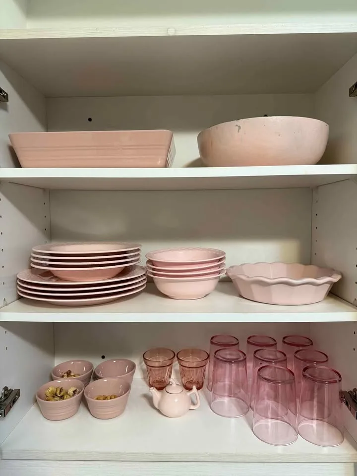 Blush pink dinnerware set - all together image indicator(2)