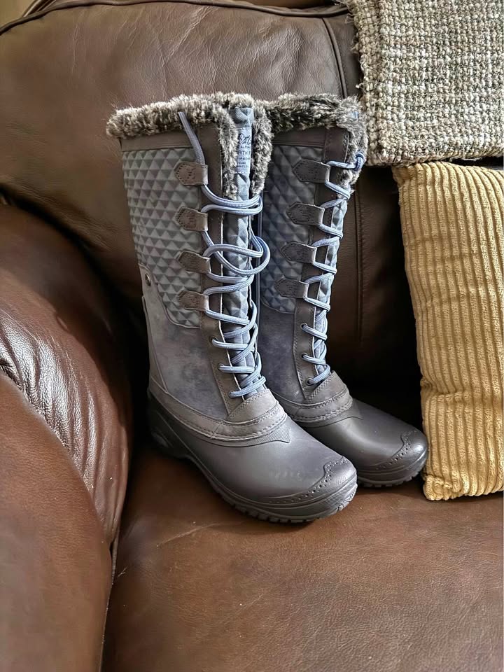 The North Face Youth Shellista Lace boots size 7