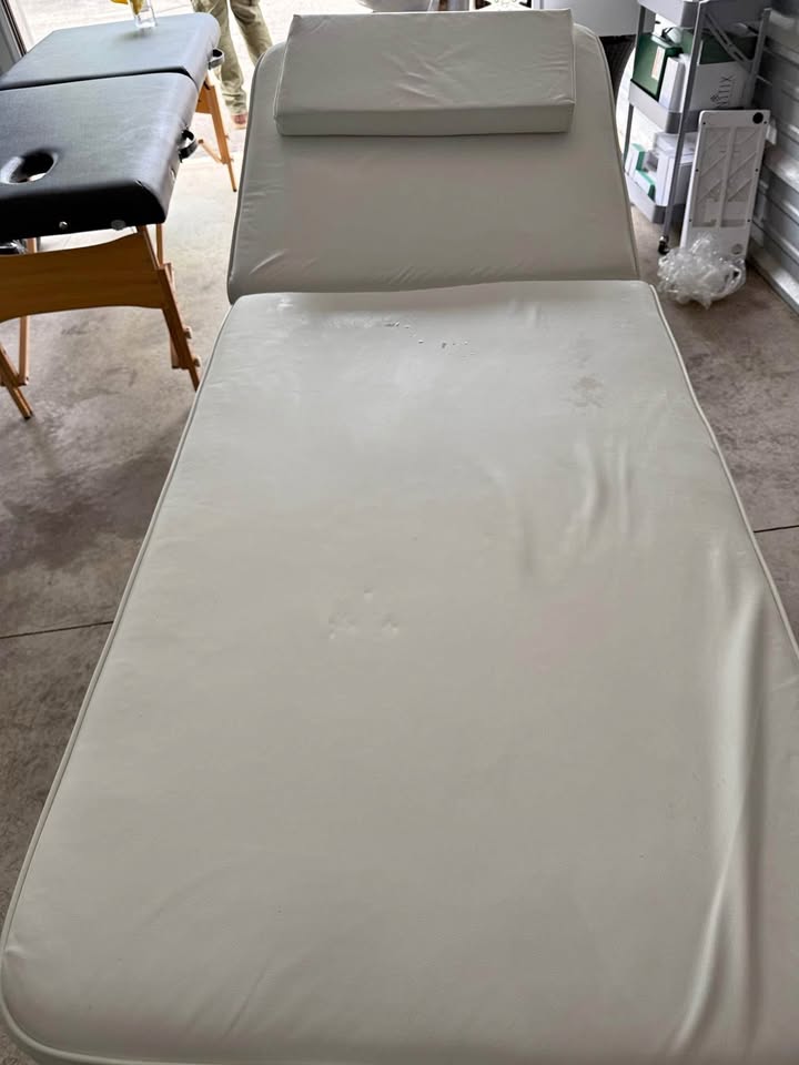 Facial bed