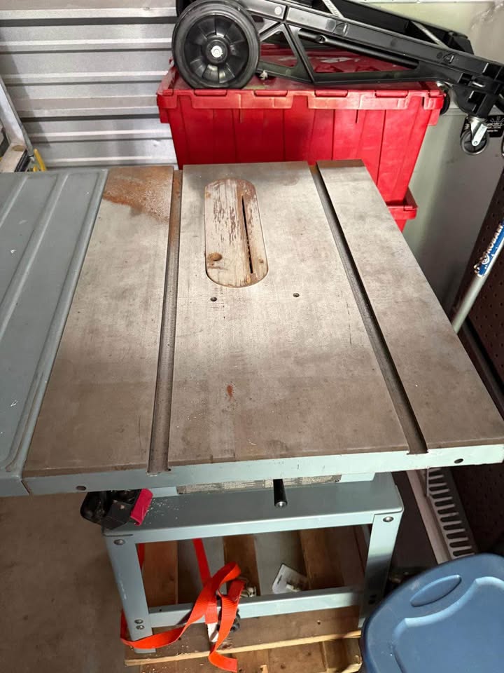 Delta 10 inch table saw - photo 3