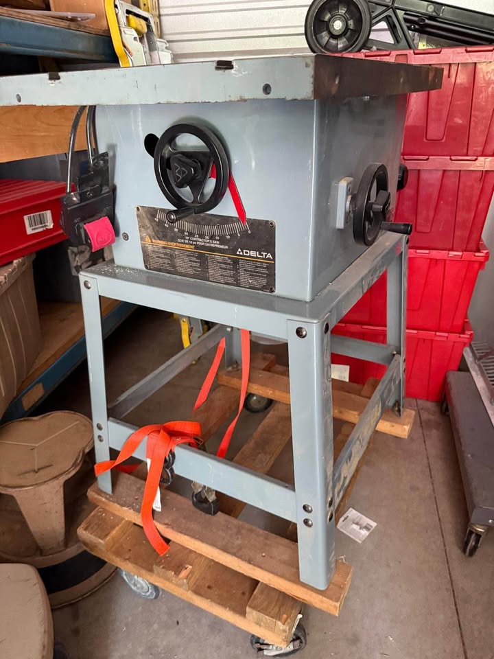 Delta 10 inch table saw - photo 5