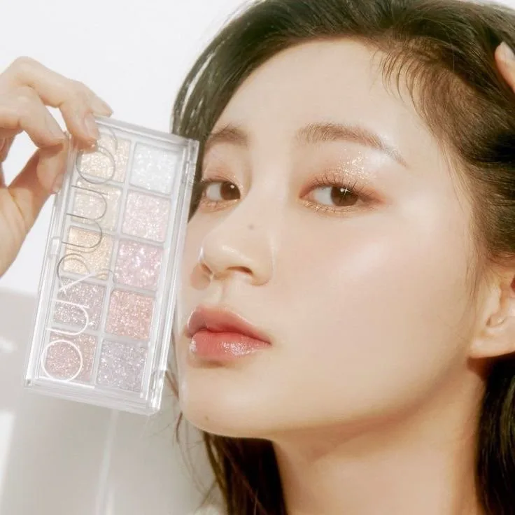 Romand Better than Palette Glitter garden thumbnail