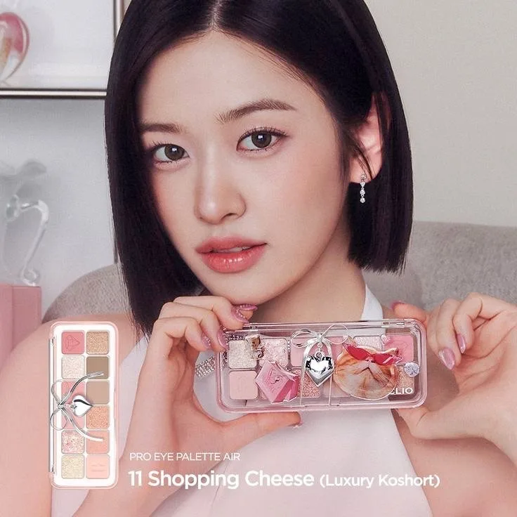 IVE Yujin X CLIO Luxury Koshort Pro eye palette thumbnail