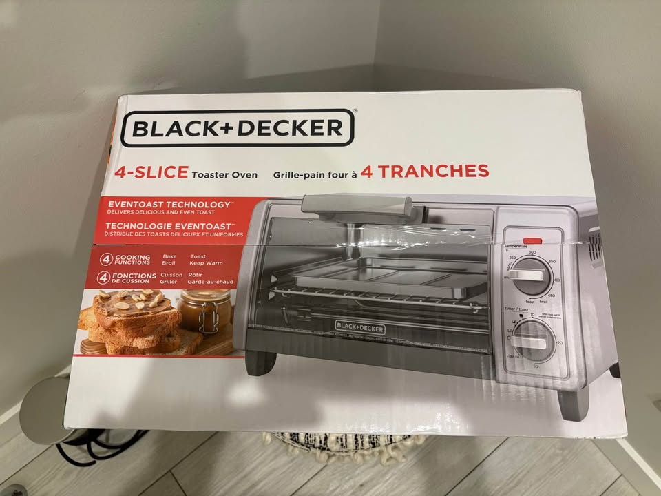 BLACK + DECKER 4-Slice Toaster Oven - photo 2