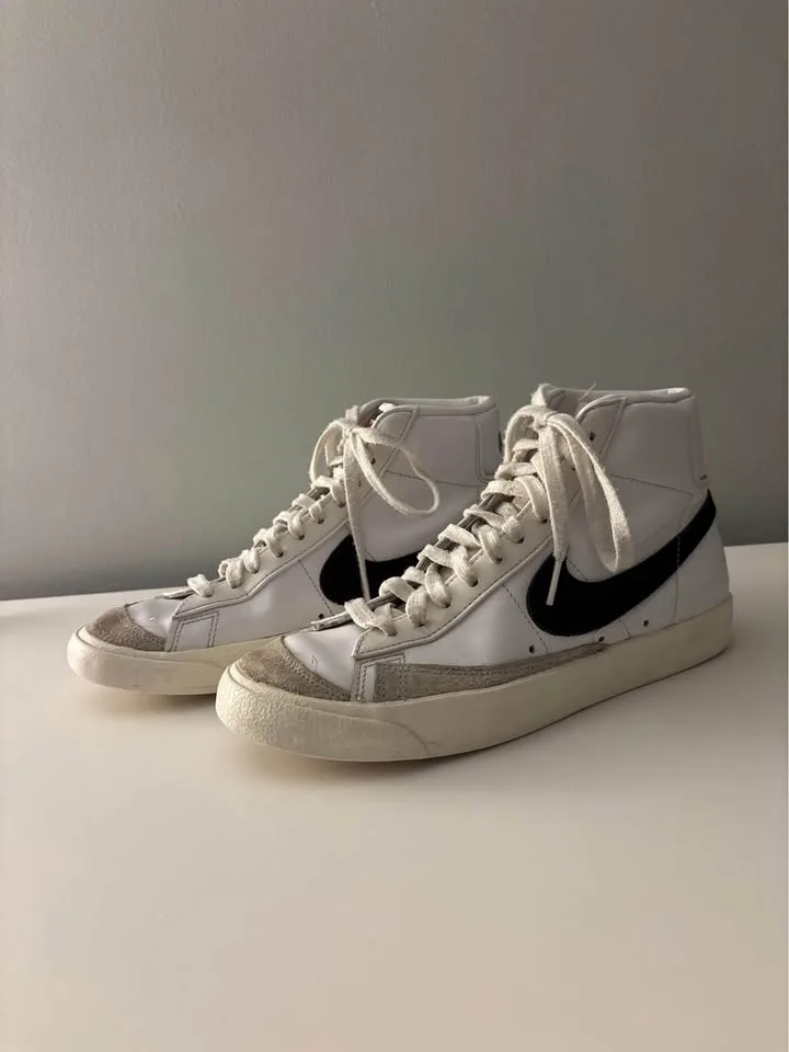 Nike Blazers image indicator(2)
