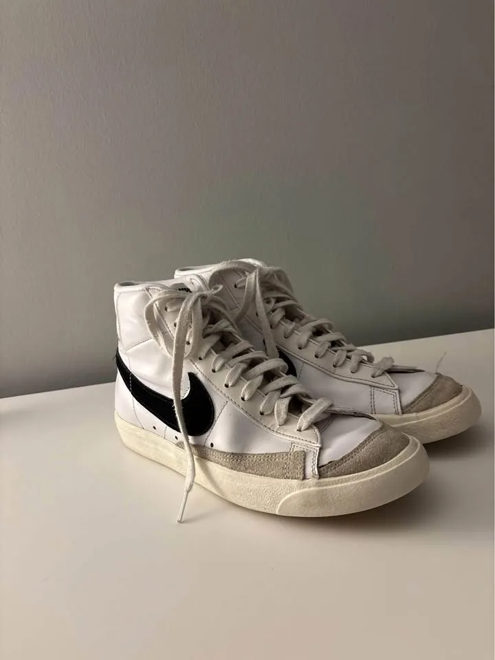 Nike Blazers image indicator(3)