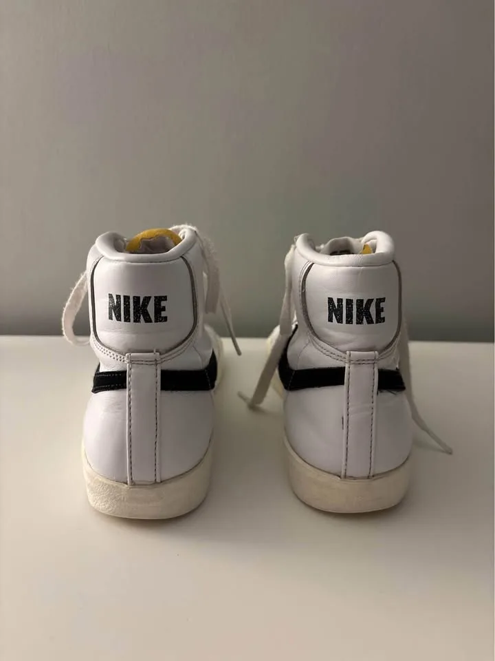 Nike Blazers image indicator(4)