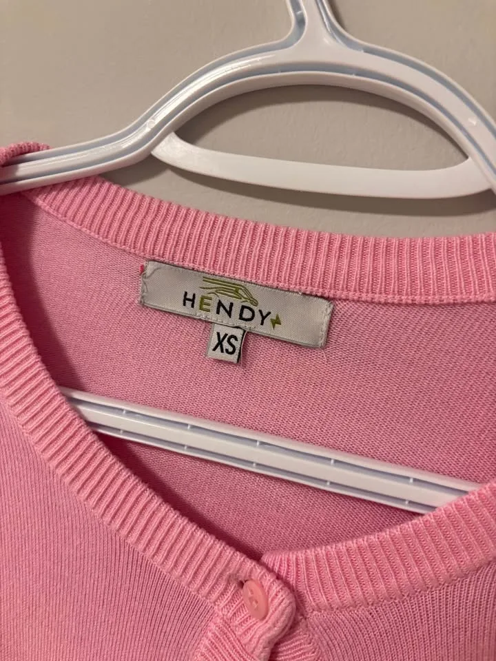 Pink cardigan image indicator(2)