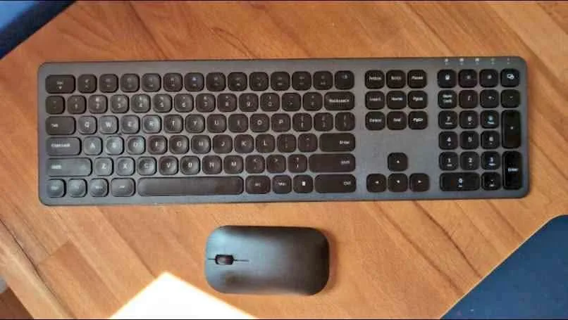 Wireless Keyboard and Mouse Combo thumbnail