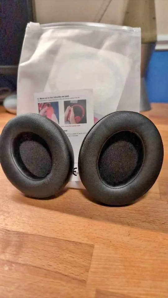 Beats Studio3 Headphones Replacement Earpads thumbnail