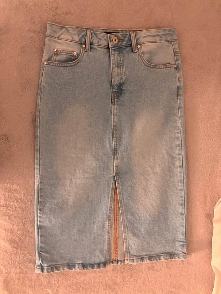 Suzy Shier Jean skirt image indicator(2)