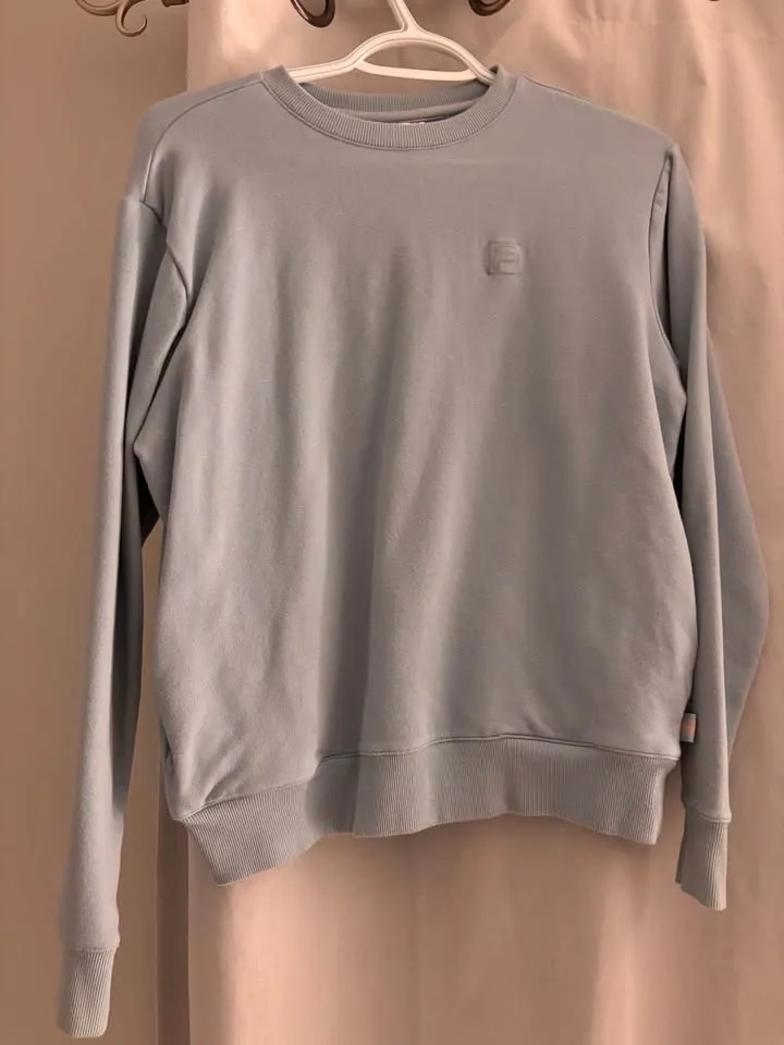 FILA crewneck image indicator(2)