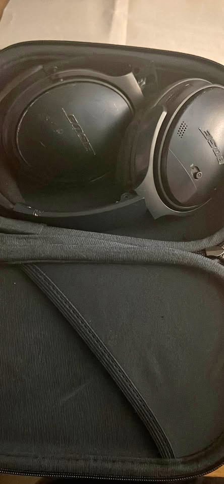 Bose Noise Cancelling Headphones 700 UC