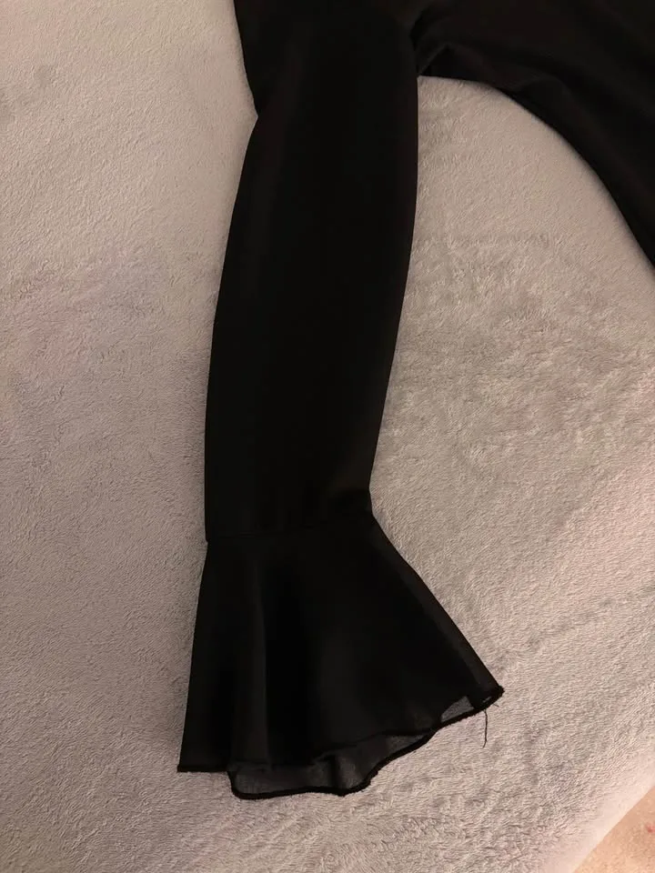 Black long sleeve top image indicator(3)