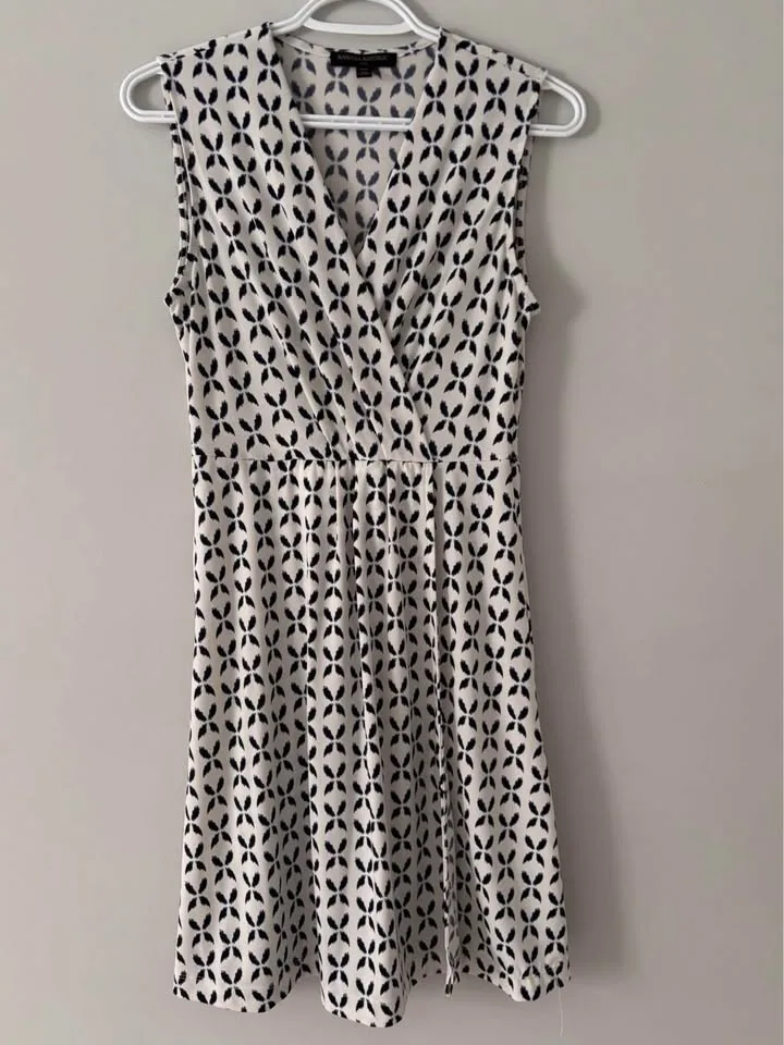 Banana Republic dress image indicator(2)