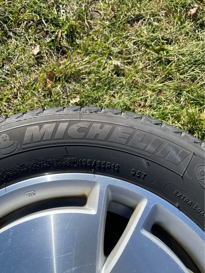 15 inch Honda Rims (Set of 4) image indicator(4)