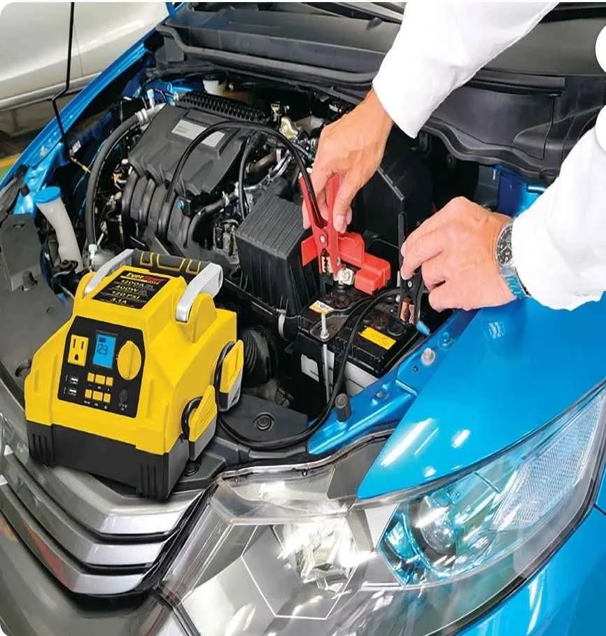 EverStart Jump Starter with Digital Compressor & Inverter image indicator(4)