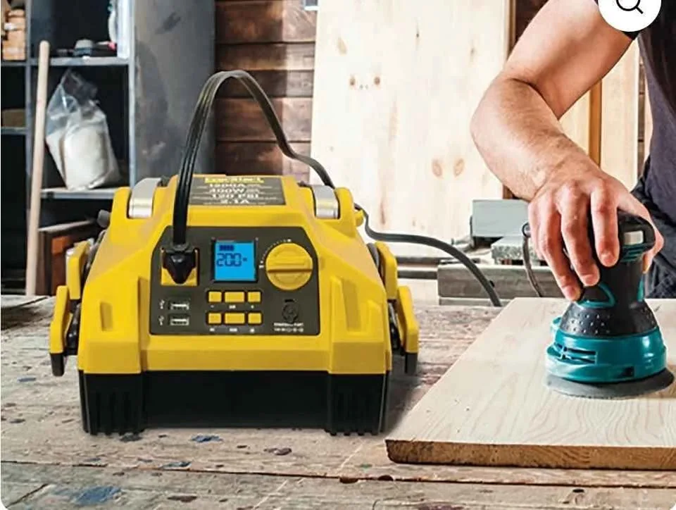 EverStart Jump Starter with Digital Compressor & Inverter image indicator(5)