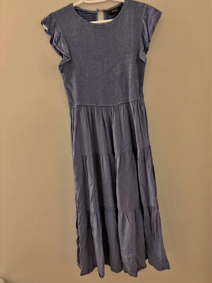 Blue dress thumbnail