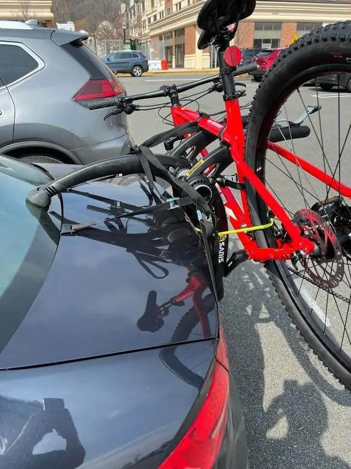 Like New Saris Removable 2 Bike Trunk Rack image indicator(3)