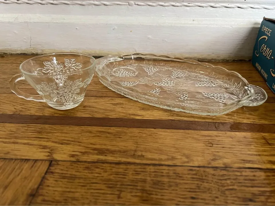 Vintage Anchor Hocking Serva-Snack Set image indicator(3)