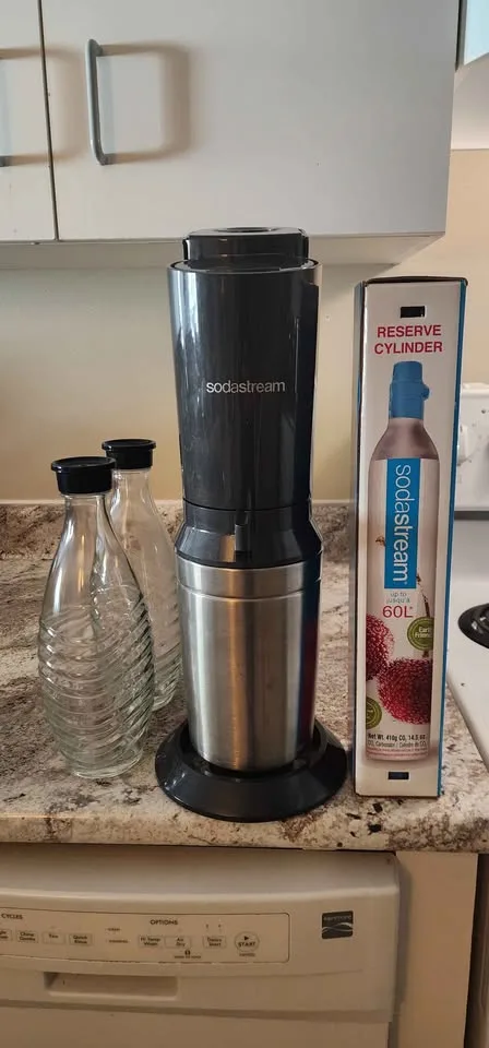 SodaStream Source (excellent condition) thumbnail
