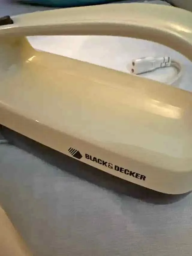 Black and Decker Electric Knife thumbnail
